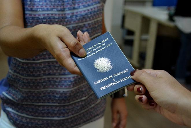 Brasil cria 56 mil empregos formais em cinco anos