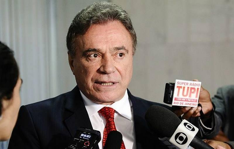 Álvaro Dias chega a Dourados para agenda com políticos, empresários e maçons