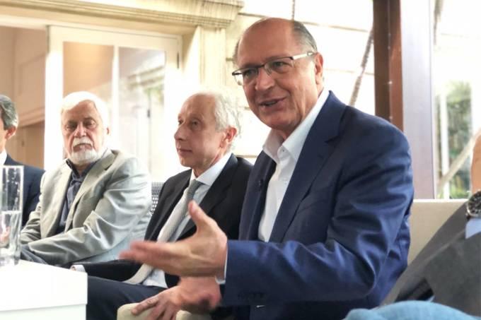 Porte de armas no campo deve ser ‘facilitado’, diz Geraldo Alckmin