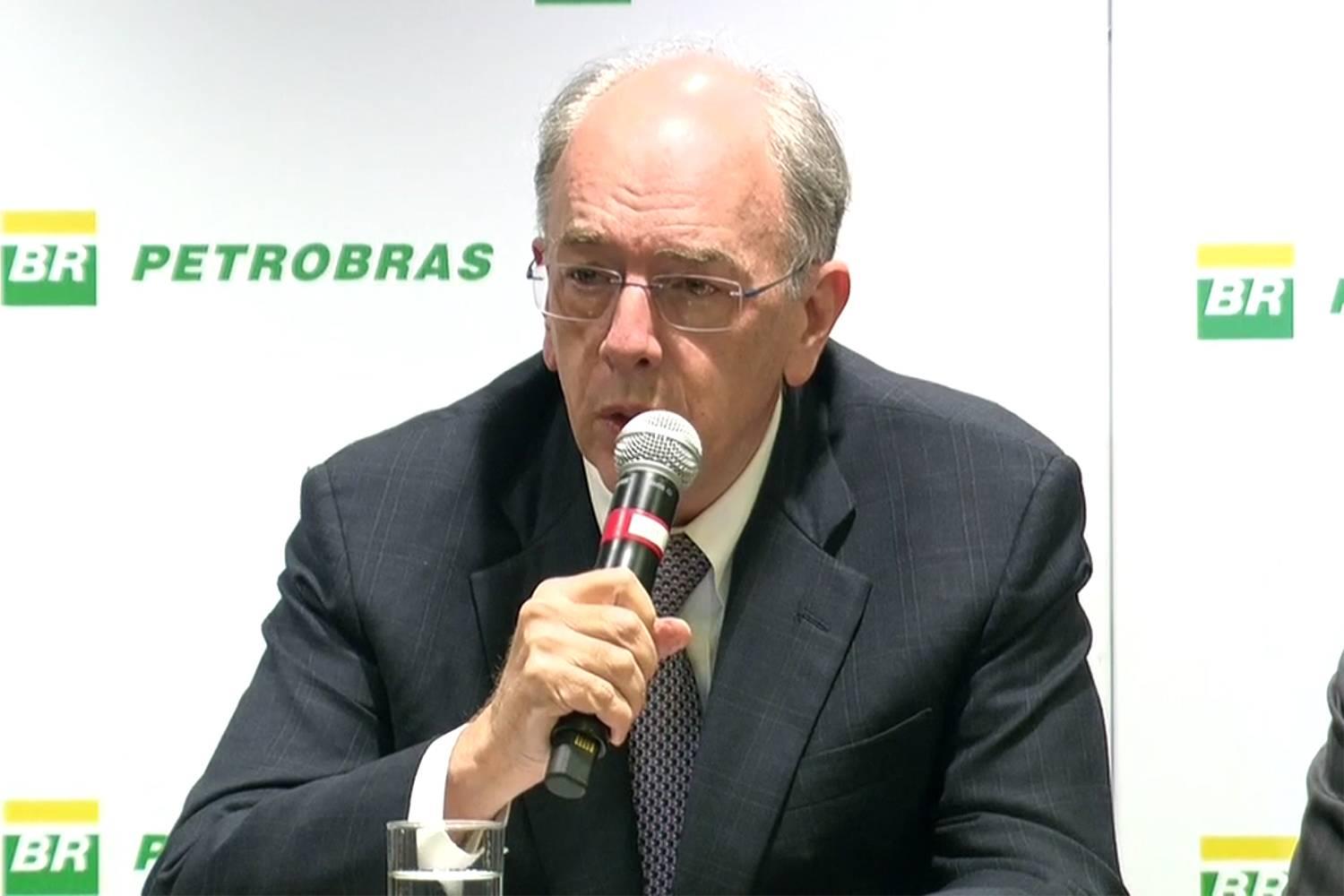 Pressionada, Petrobras reduz preço do diesel