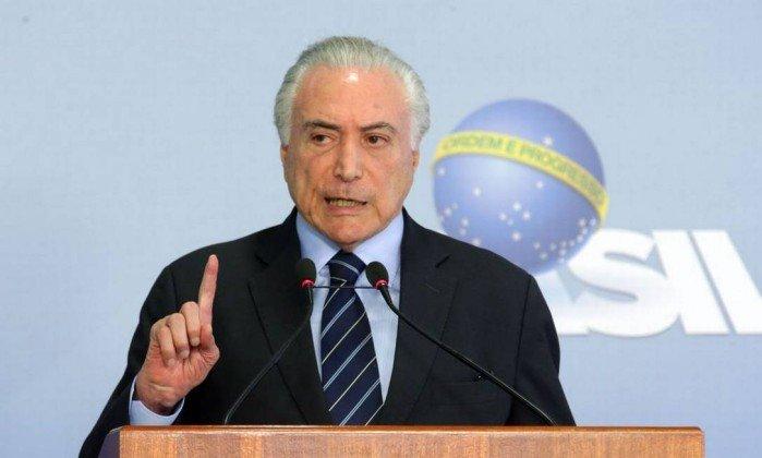 Temer anuncia redução de R$0,46 no diesel