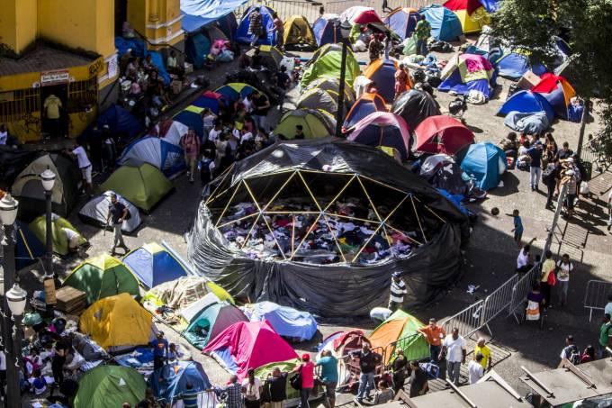 Juiz mantém auxílio-moradia às vítimas de prédio que desabou em SP