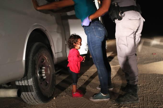 Trump termina com separação de famílias