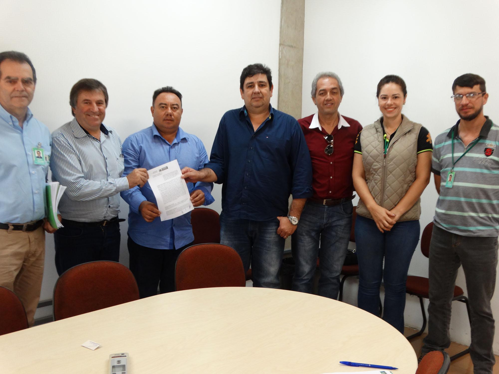 Prefeito de Guia Lopes assina convênio de R$ 200 mil