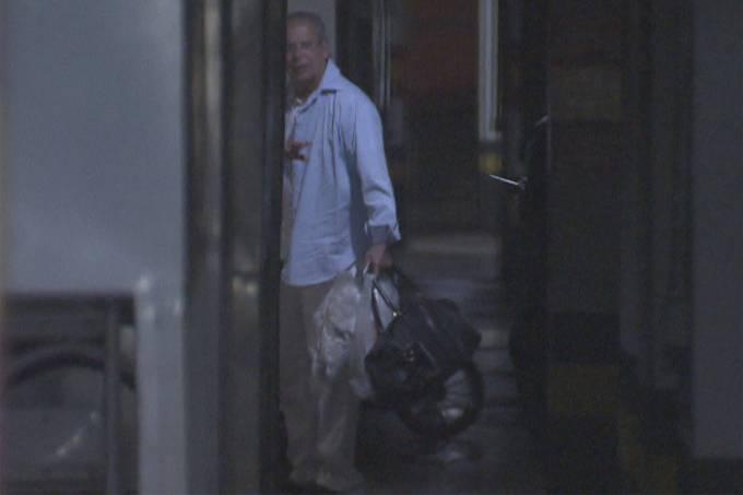 Dirceu deixa a cadeia e faz petistas pressionarem por liberdade de Lula